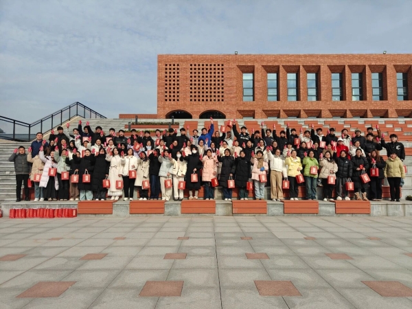 金榜题名送祝福，研路生花暖征程--土木工程学院举办考研学子冲刺慰问活动